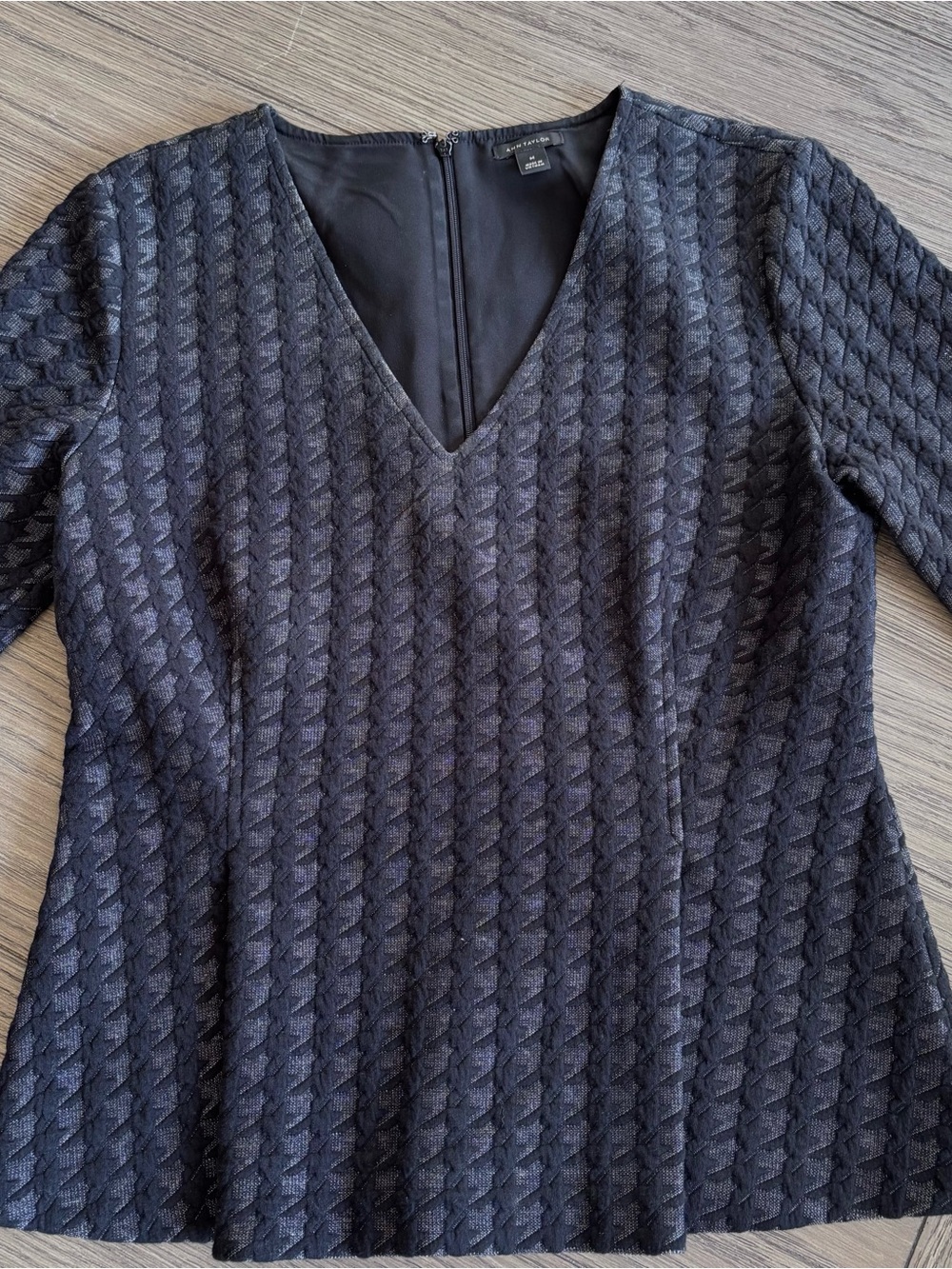 ANN TAYLOR Black Textured V-Neck Peplum Top - M